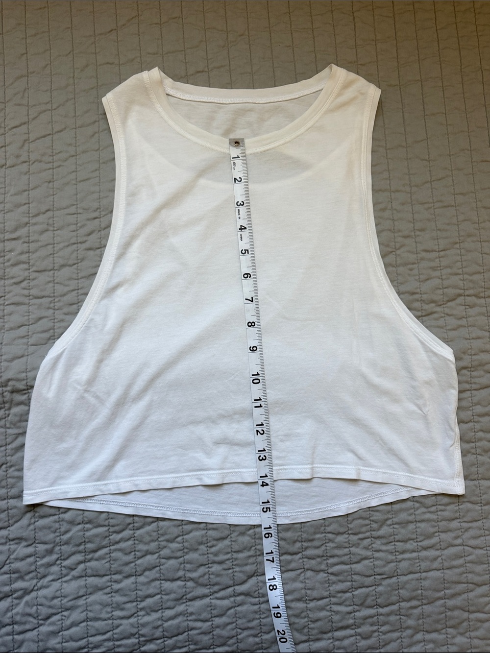 Lululemon Cut Back Crop Tank - White Size 4 - Picture 6 of 7